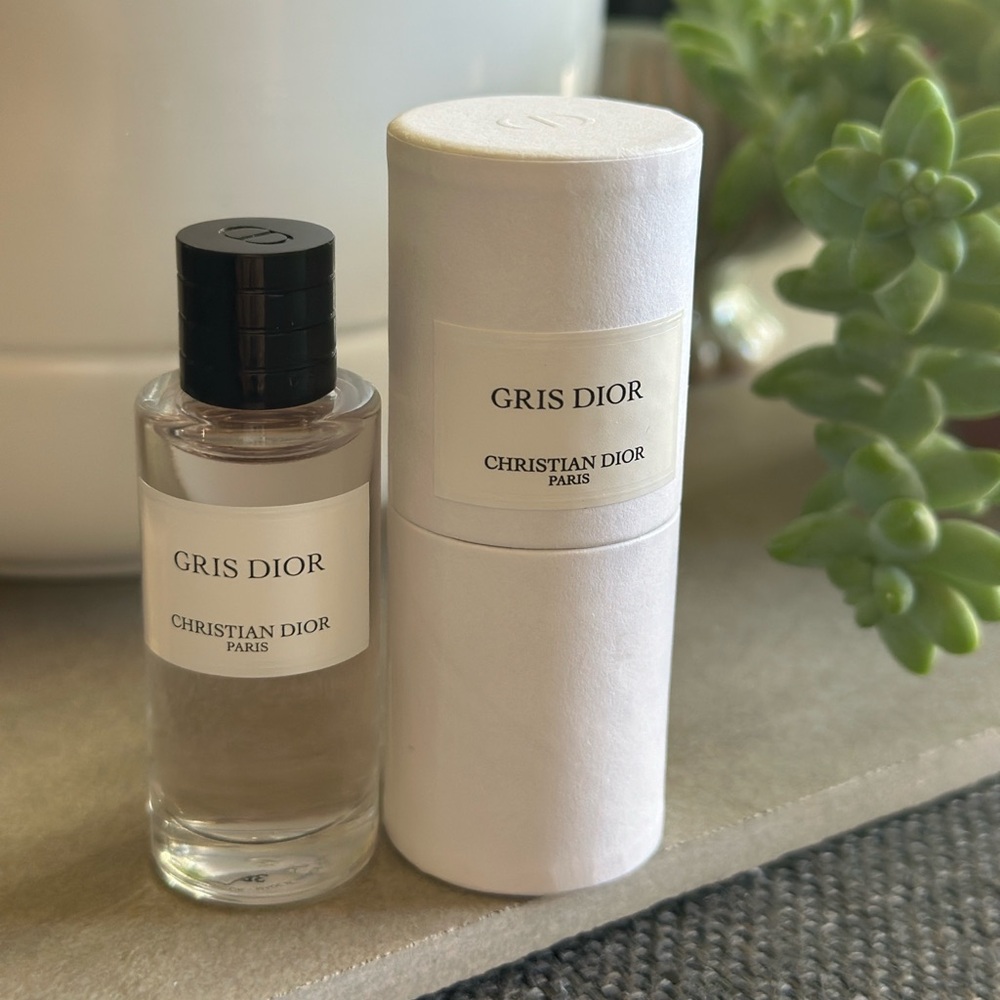 NEW Christian Dior Gris Dior Eau de Parfum 7.5ML (Sample Size) - Picture 2 of 3